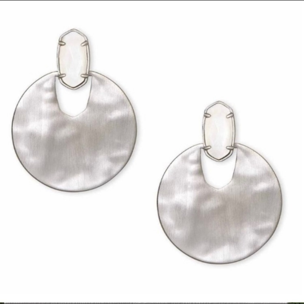 Kendra Scott Deena earrings. Like new.